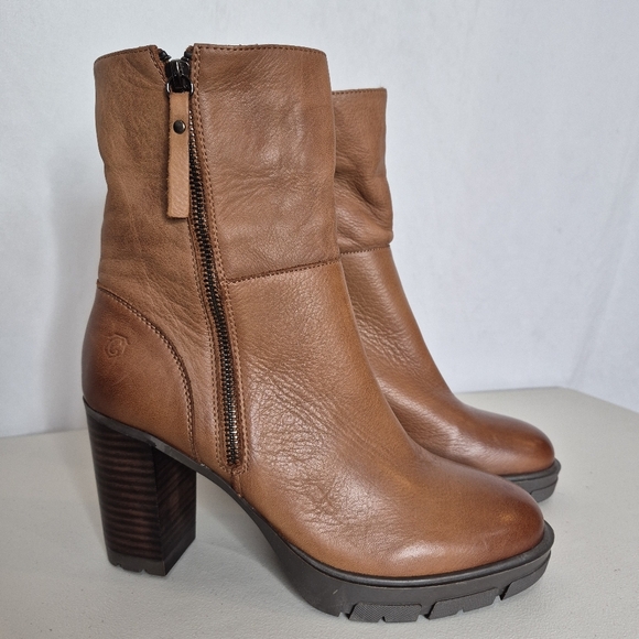 Carmela Collection by Xti Leather Fold-Over Block Heel Boots - Size 9 - Picture 7 of 15